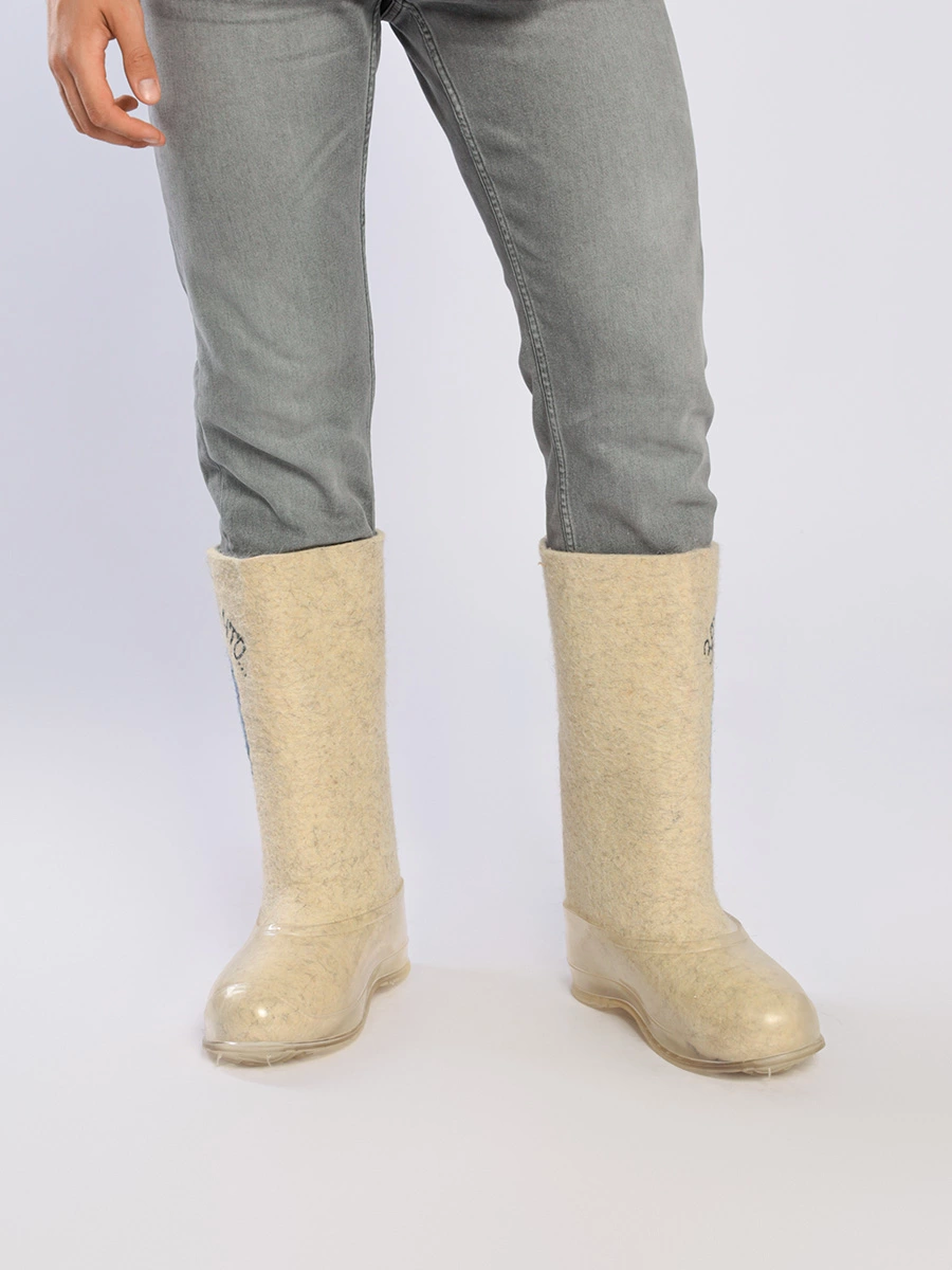 Валенки с галошами и росписью Волк и зима